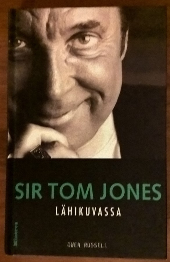 Gwen Russell: Sir Tom Jones lähikuvassa