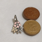 Hopea Pandora Poetic Blooms Flowers Pendant Charm - pikkukuva 4