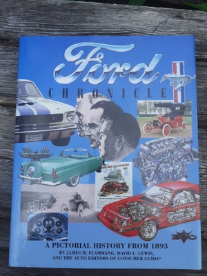 Upea Ford 100 vuotta-kuvakirja