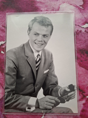 LASSE MÅRTENSON NIMIKIRJOITUS.