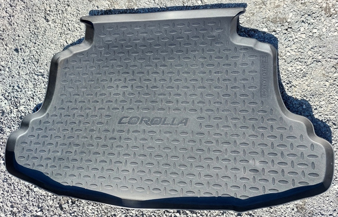 Toyota Corollan kaukalomatto
