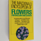 Guido Moggi ym. : The MacDonald Encyclopedia of Flowers f... - pikkukuva 1