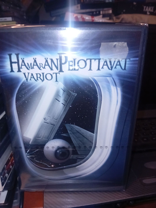 DVD Hämärän pelottavat varjot ( UUSI ) SIS POSTIKULU