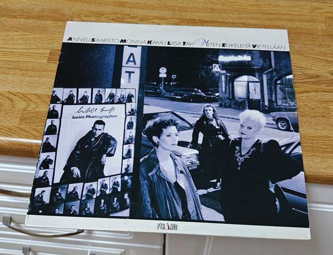 Anneli Saaristo Monna Kamu Liisa Tavi Miten enkeleitä vietel