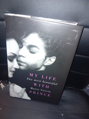 Mayte Garcia : My Life with Prince  ( SIS POSTIKULU )