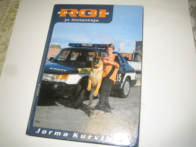 Jorma Kurvinen - Susikoira Roi ja ilmiantaja