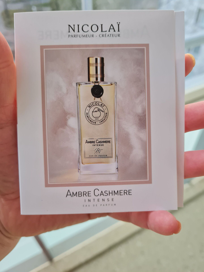 Hajuvesinäyte Nicolai Parfumeur Createur Ambre Cashmere