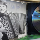 CD VEIKKO AHVENAINEN : Hilpeä hanuri ( SIGNED) - pikkukuva 2