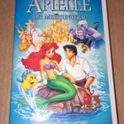 VHS ARIELLE DIE MEERJUNGFRAU WALT DISNEY PIENI MERENNEITO - pikkukuva 1