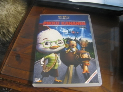 Disneyn klassikko 45 - Pikku Kananen (DVD)