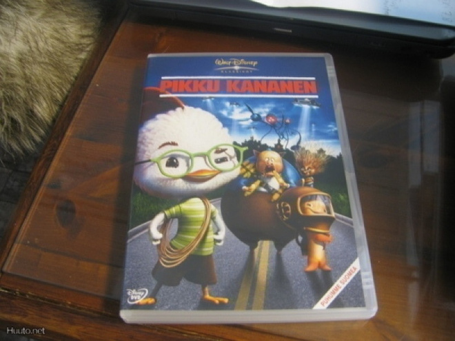 Disneyn klassikko 45 - Pikku Kananen (DVD)