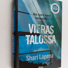 Shari Lapena : Vieras talossa - pikkukuva 1