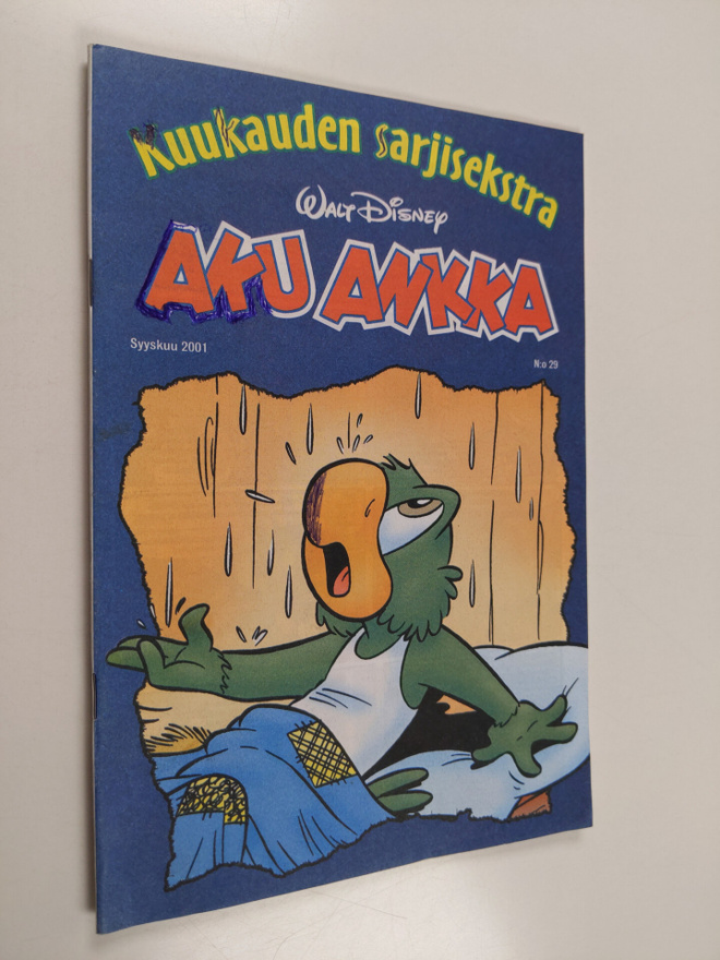 Walt Disney : Aku Ankka syyskuu 2001 : kuukauden sarjisek...