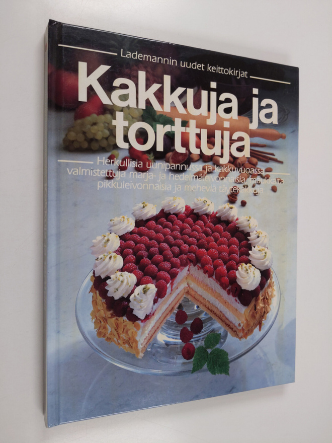 Kakkuja ja torttuja : herkullisia uunipannussa ja kakkuvu...