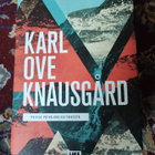 Poissa päiväjärjestyksestä Karl Ove Knausgård - pikkukuva 1