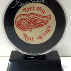 Gordie Howe AUTOGRAPHED PUCK , Detroit Red wings - pikkukuva 2