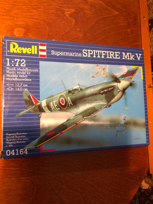 Revell Spitfire lentokone pienoismalli