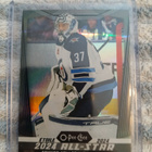 Connor Hellebuyck - rainbow black 071/100 - pikkukuva 1