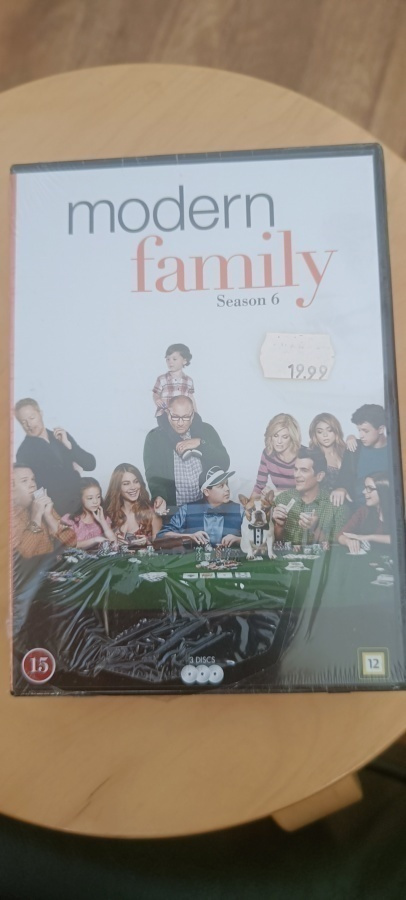 Moderni perhe: Kausi 6 (3DVD) uusi ja muoveissa