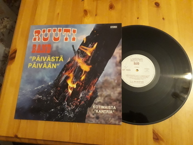 Ruuti Band – Päivästä Päivään lp 1980 Suomi Kantri upea !