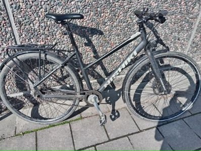 naistenpyörä 28" nishiki hybrid 407  7vaihteinen