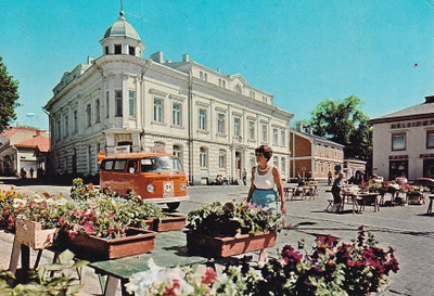 TAMMISAARI TORI KULKENUT 1984 AUTO....