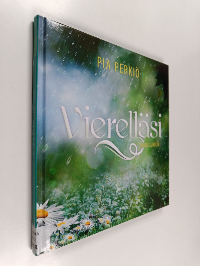 Pia Perkio : Vierelläsi : sanoja suruun