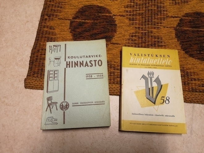 Koulutarvike-hinnastot 1958-1959