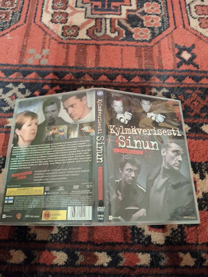 Kylmäverisesti Sinun 1.Kausi