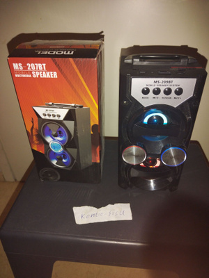 Bluetooth-kaiutin/radio/led valot