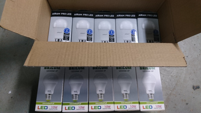 LED lamppuja 10kpl 9,6w/10w E27 4000K