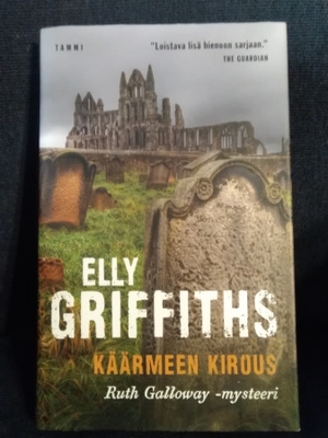 Elly Griffiths: Käärmeen kirous