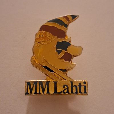MM HIIHTOJEN 1989 KISAMASKOTTI NEULAMERKKI