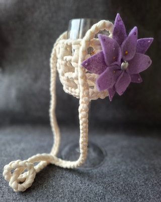 Alina´s Handmade virkattu viinilasin kantoapu