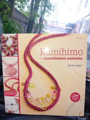 Kemp : Kumihimo - Japanilainen punonta  ( SIS POSTIKULU