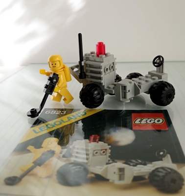 Lego space 6823 Kuukulkija vuodelta 1983