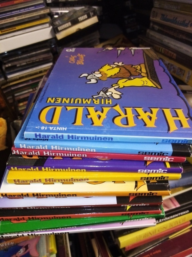 10 kpl Harald Hirmuinen minialbumi paketti ( SIS POSTIKULU)