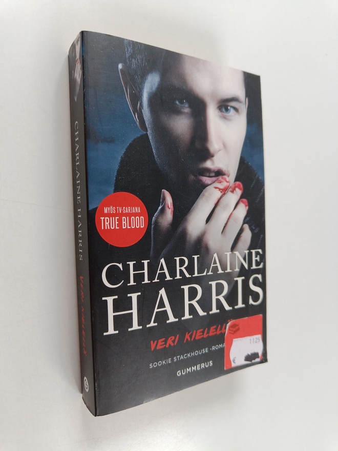 Charlaine Harris : Veri kielellä
