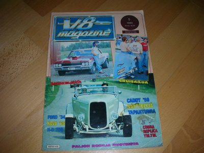v8 Magazine lehtiä