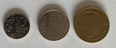 Kolme kolikkoa 1993-2000, 2 kuvaa