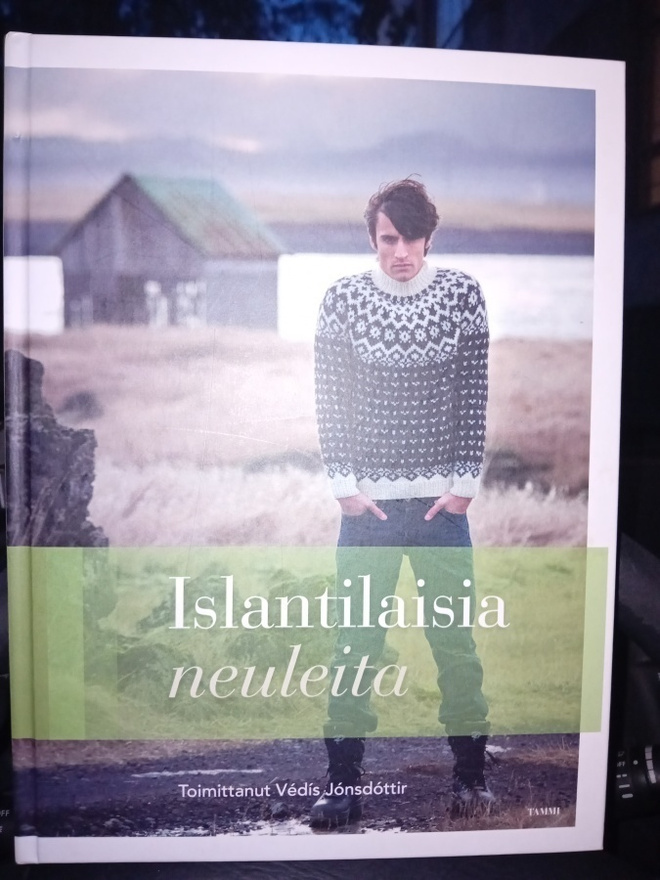 Jonsdottir : Islantilaisia neuleita ( SIS POSTIKULU )