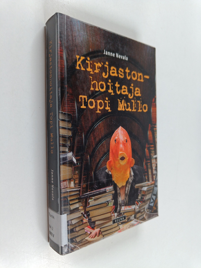 Janne Nevala : Kirjastonhoitaja Topi Mullo