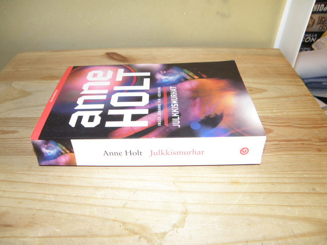 Anne Holt Julkkismurhat (nidottu)