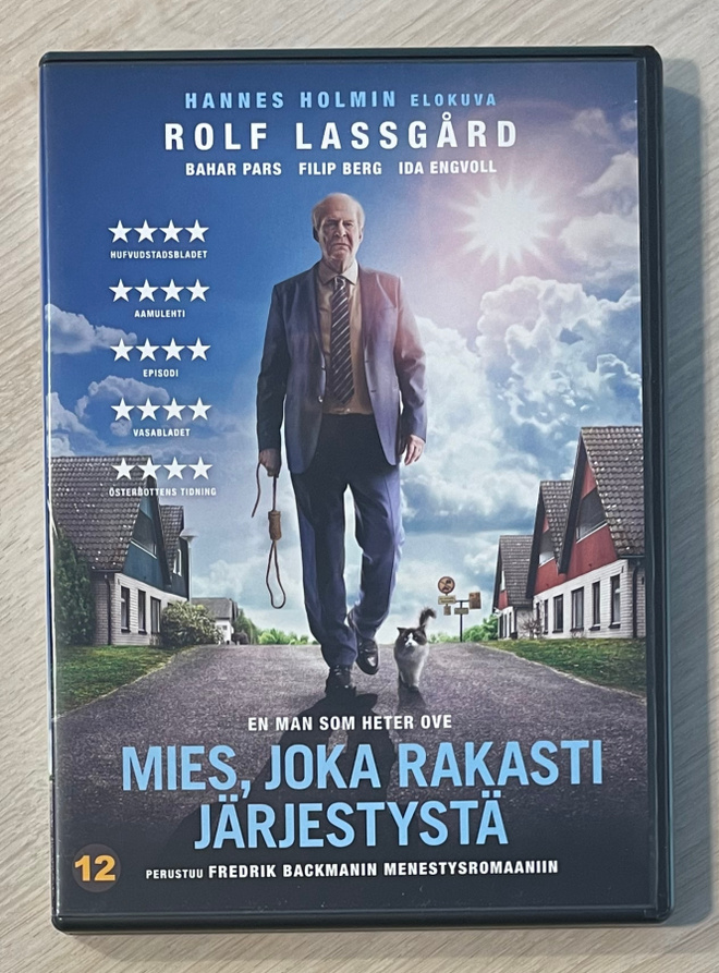 Mies joka rakasti järjestystä (2015) Rolf Lassgård