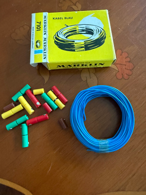 Märklin 7101 sininen kytkentäjohto + liitinholkit, alkuperäi