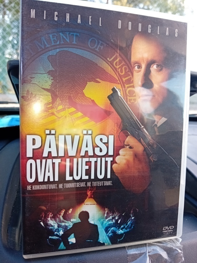 DVD Päiväsi ovat luetut ( SIS POSTIKULU  )