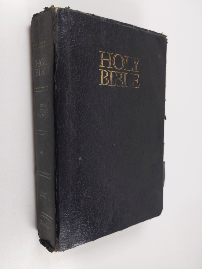 The Holy Bible : Containing the Old and New Testament tra...