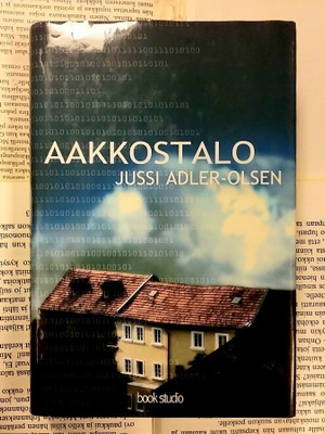 Jussi Adler-Olsen - Aakkostalo (sid.)