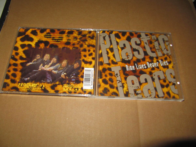 Plastic Tears CD Nine Lives Never Dies v.2009 UUDENVEROINEN