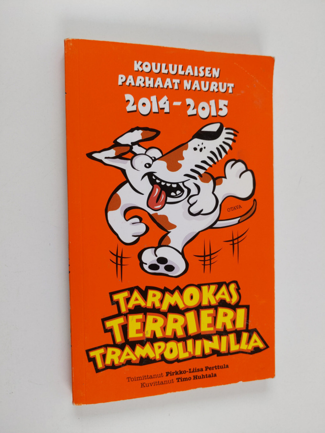 Tarmokas terrieri trampoliinilla : Koululaisen parhaat na...